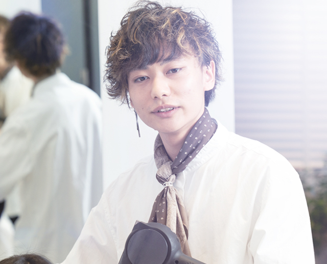スタッフ鈴木さんの写真