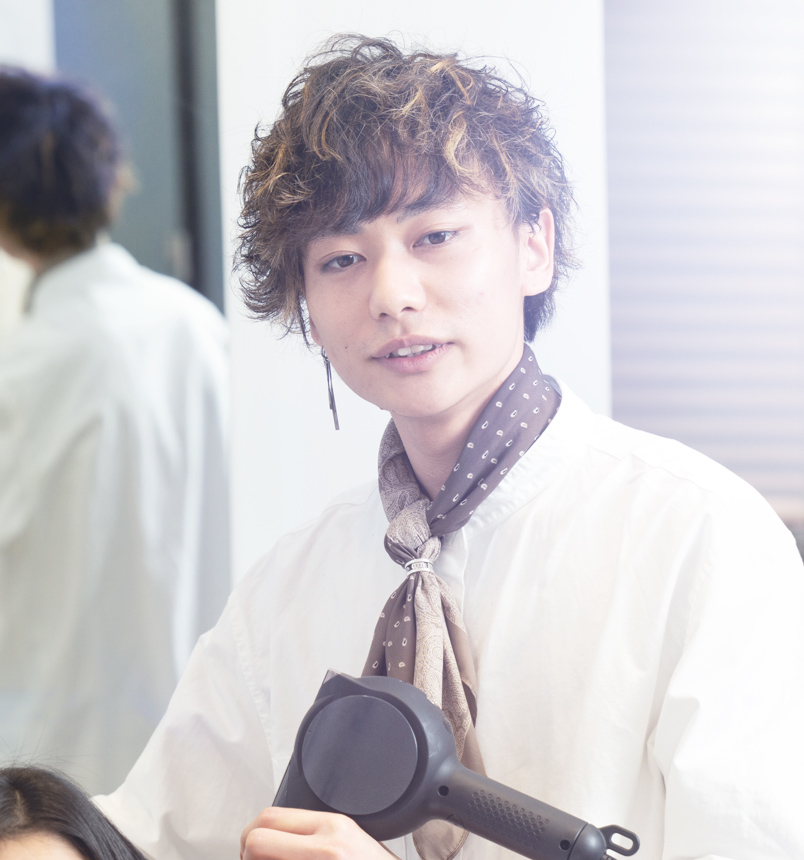 スタッフ鈴木のプロフィール写真