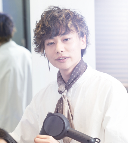 スタッフ鈴木のプロフィール写真
